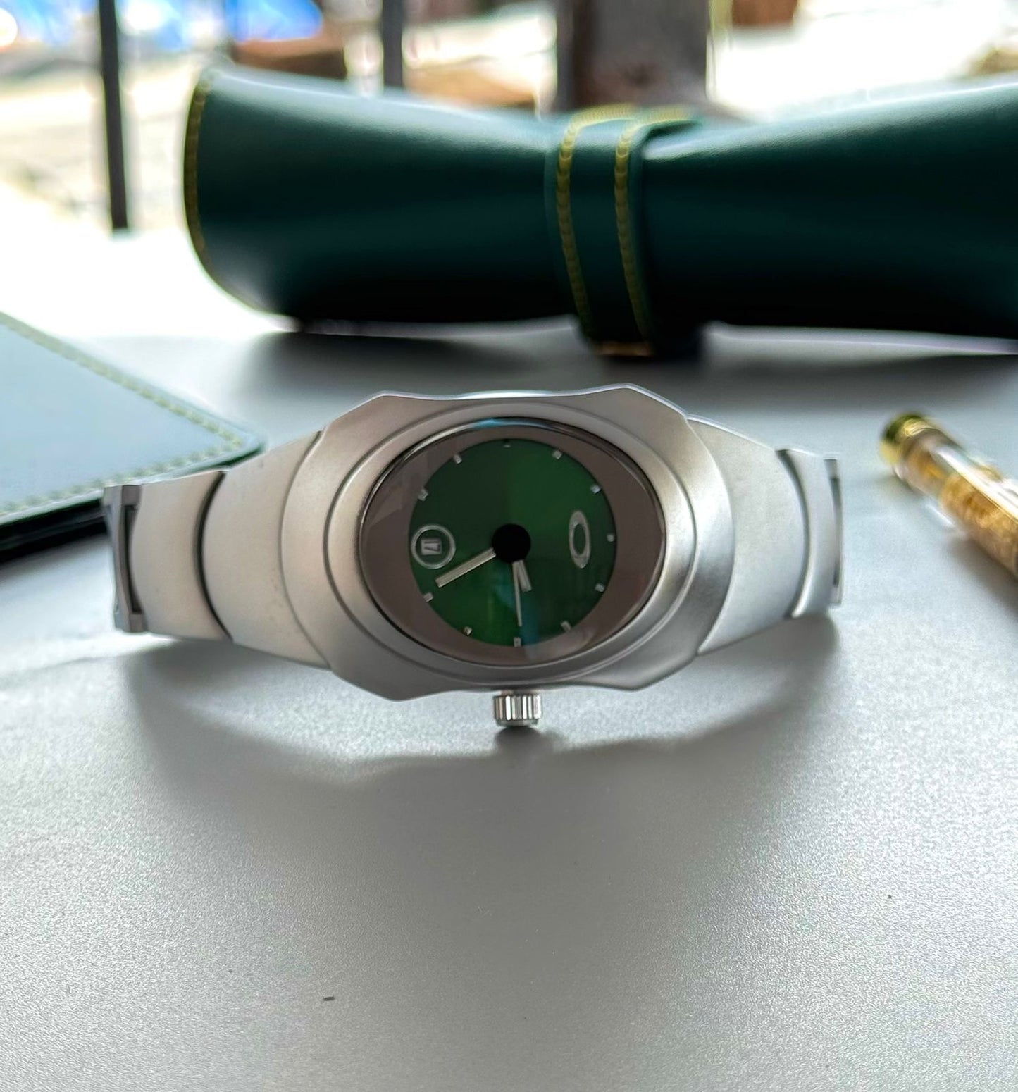 Oakley Analog